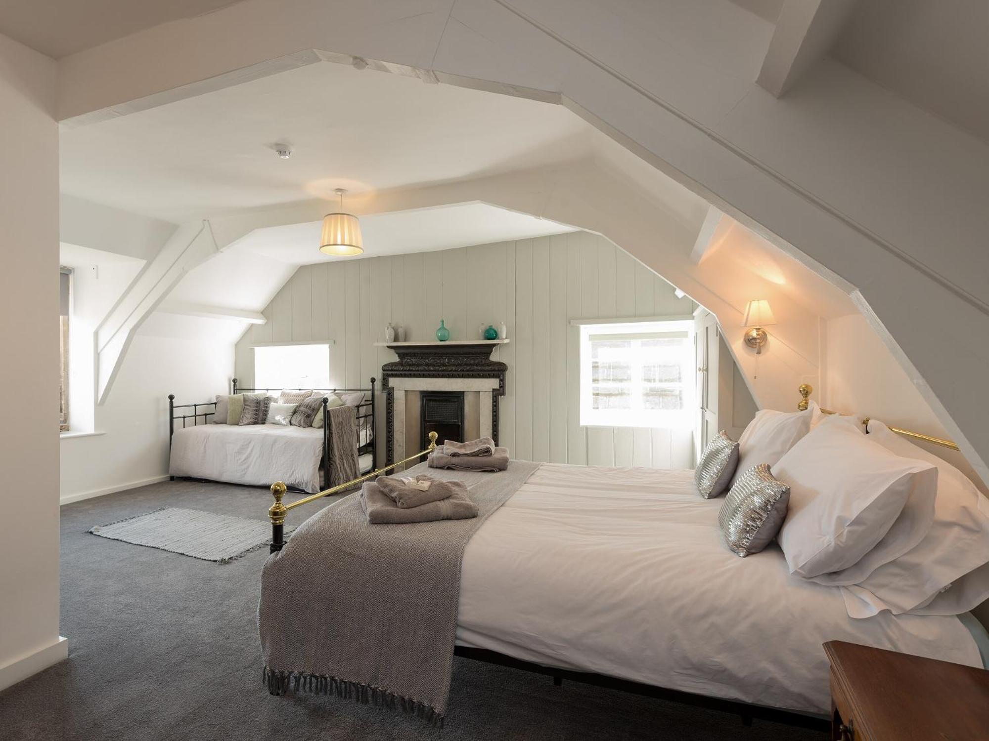 Newton Manor House Villa Суонидж Екстериор снимка
