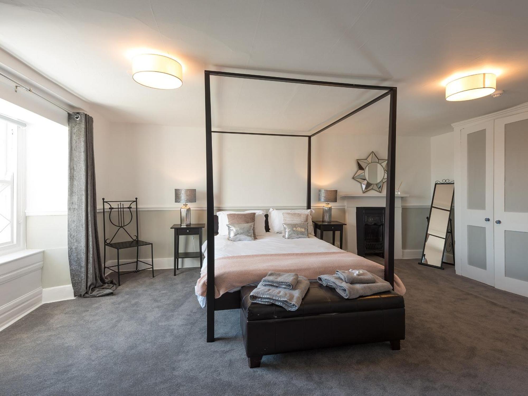 Newton Manor House Villa Суонидж Екстериор снимка